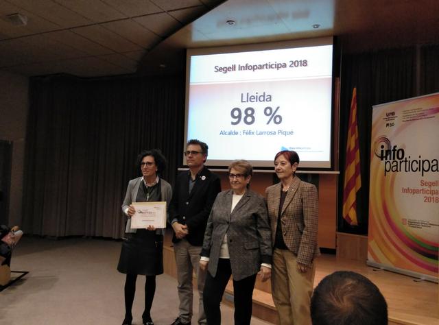 La responsable coordinadora d'E-administració de l'Ajuntament de Lleida, Rosa Parés, ha recollit la distinció.