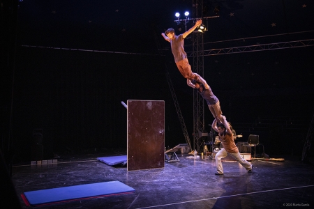 El Circ Pistolet arriba a Lleida amb “Potser no hi ha final”, un espectacle d’acrobàcies d’alt voltatge i amb música en directe