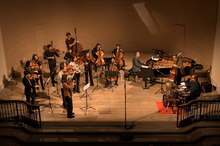 OCCI & Jazz Trio.  Una producció singular per a orquestra de corda i trio de jazz.
