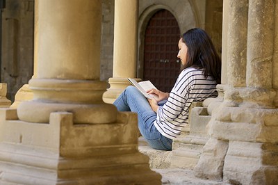 <bound method DexterityContent.Title of <Event at /fs-paeria/paeria/ca/actualitat/agenda/tardes-de-lectura-al-claustre-de-la-seu-vella>>.