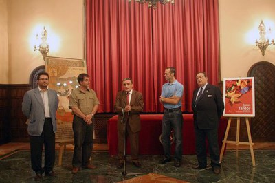 A la imatge apareix el Cartell de les Festes de la Tardor de 1916, que ja inclouen globus aerostàtics entre les activitats de festa..