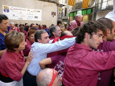 L'alcalde i el rector de la UdL, Joan Viñas, fan pinya.
