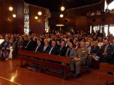 L'església nova de Sant Martí s'ha omplert de gom a gom.