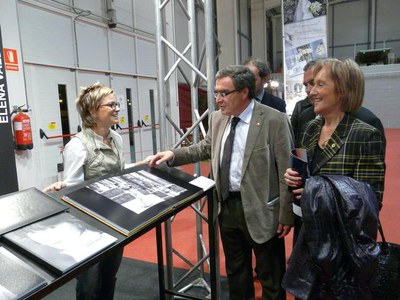 Àngel Ros saludant els diversos expositors.