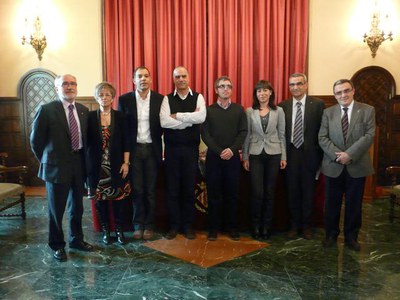 L'Alcalde de Lleida i el President de la Diputació, amb els guardonats dels Premis Literaris 2009.