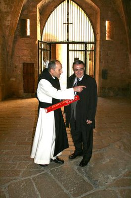 Un moment de l'entrega de la Carta de la Població.