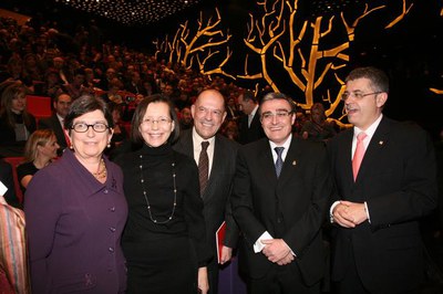 Els consellers Tura i Llena i la vicepresidenta del Congrés, Teresa Cunillera, van assistir al passi.