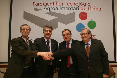 Acord de col·laboració entre el Parc Científic, el DAR i el Maqcentre per a la seguretat i la protecció ambiental en l'ús de maquinària agrícola.