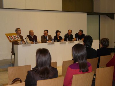 L'alcalde de Lleida ha presidit l'acte de presentació de l'obra, traduïda al castellà.