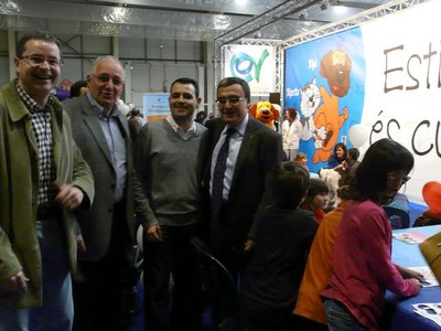 Àngel Ros, acompanyat del regidor Josep Barberà i Lluis Franco.