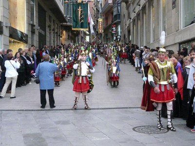 Imatge dels armats, durant la processó.