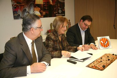 3. Un moment de la signatura del conveni..