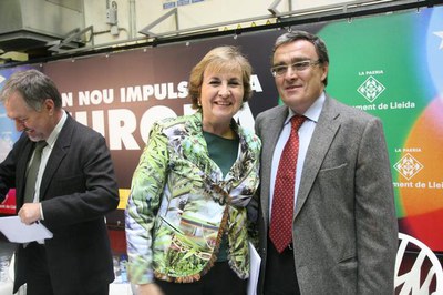 L'alcalde, amb Maravillas Rojo..