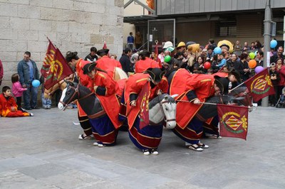 Durant tot el dia s'han realitzat actuacions, balls, audicions i danses en motiu de la Diada de Cultura Popular i Tradicional.