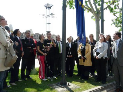 Durant el transcurs de l'acte s'ha realitzat la hissada de la bandera de la Unió Europea.