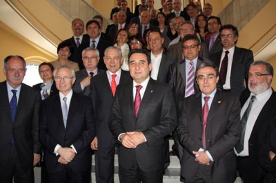 2. Una imatge de grup dels representants municipals que hi han intervingut..