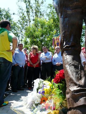 Després de l'ofrena floral s'ha fet un minut de silenci.