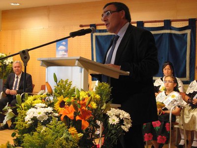 L'alcalde de Lleida i l'alcalde de Cambrils, amb les pubilles.