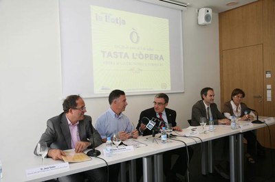 L'alcalde ha presidit la presentació de la programació 2010 de Tasta l'Òpera..