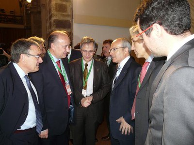 José Montilla i diverses autoritats, parlant durant la inauguració.