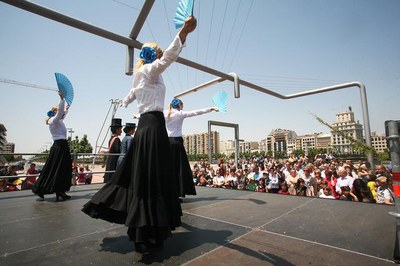 La inauguració ha comptat amb l'actuació de diverses entitats i associacions.