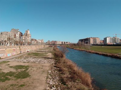 Visió actual del tram del marge dret objecte de les obres..