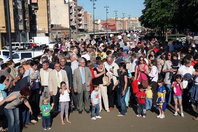 2. Un bon nombre de veïns i veïnes han assistit a la inauguració..