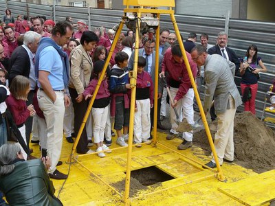 Acte de col·locació de la primera pedra de la nova seu dels castellers de Lleida.