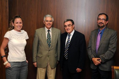 Foto 2. Ros ha assistit a la reunió acompanyat de la tinenta d'alcalde Montse Mínguez i del gerent del Parc Científic de Lleida Josep Clotet.