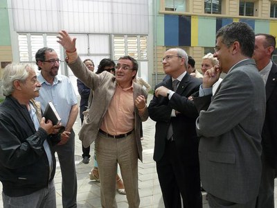 Foto 3. Àngel Ros ha mostrat les instal·lacions del Parc Científic al president de la Generalitat.