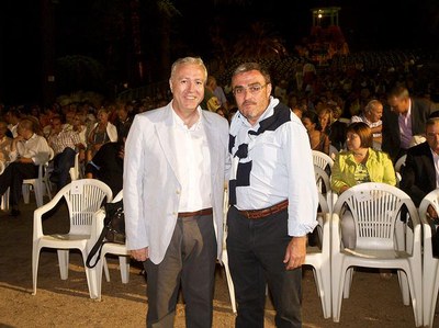 2. Els alcaldes de Lleida i de Cambrils, Àngel Ros i Robert Benaiges, al concert del passat dissabte..