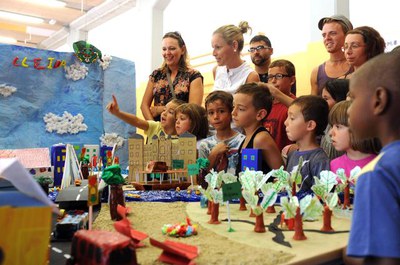 2. L'alcaldessa accidental ha elogiat el treball que han fet els infants..