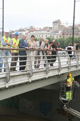 S'il·luminarà, a més del pont Vell, el pont de la Universitat i la passarel·la del Liceu Escolar.