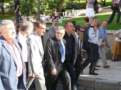 Foto 2. La marxa ha sortit del carrrer Cavallers i ha pujat fins a la Seu Vella.