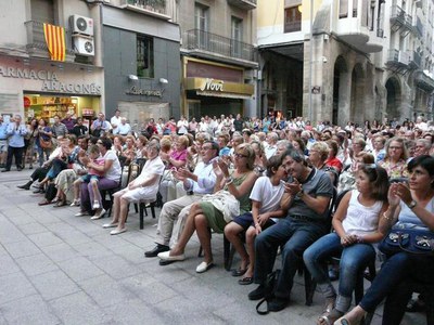 Foto 2. L'alcalde de Lleida ha assistit al concert acompanyat de la tinenta d'alcalde Montse Parra.