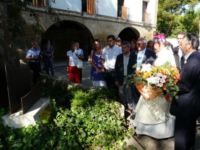 El bisbe de Lleida ha presidit l'ofrena floral i ha oficiat la missa, que ha tingut lloc a l'ermita de Butsènit.