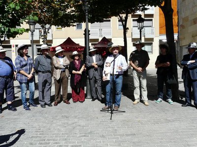 La família d'en Màrius Carretero, agraïnt l'homenatge i l'assistència de tots els presents.