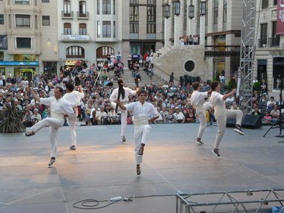 La plaça Sant Joan s'ha plenat de gom a gom.