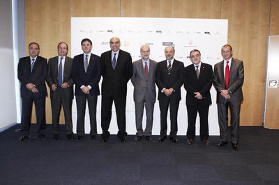 L'objectiu del pla és convertir les dues ciutats en models referent en l'ús de les noves tecnologies.