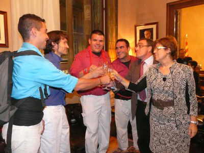 Brindis amb totes les colles participants.