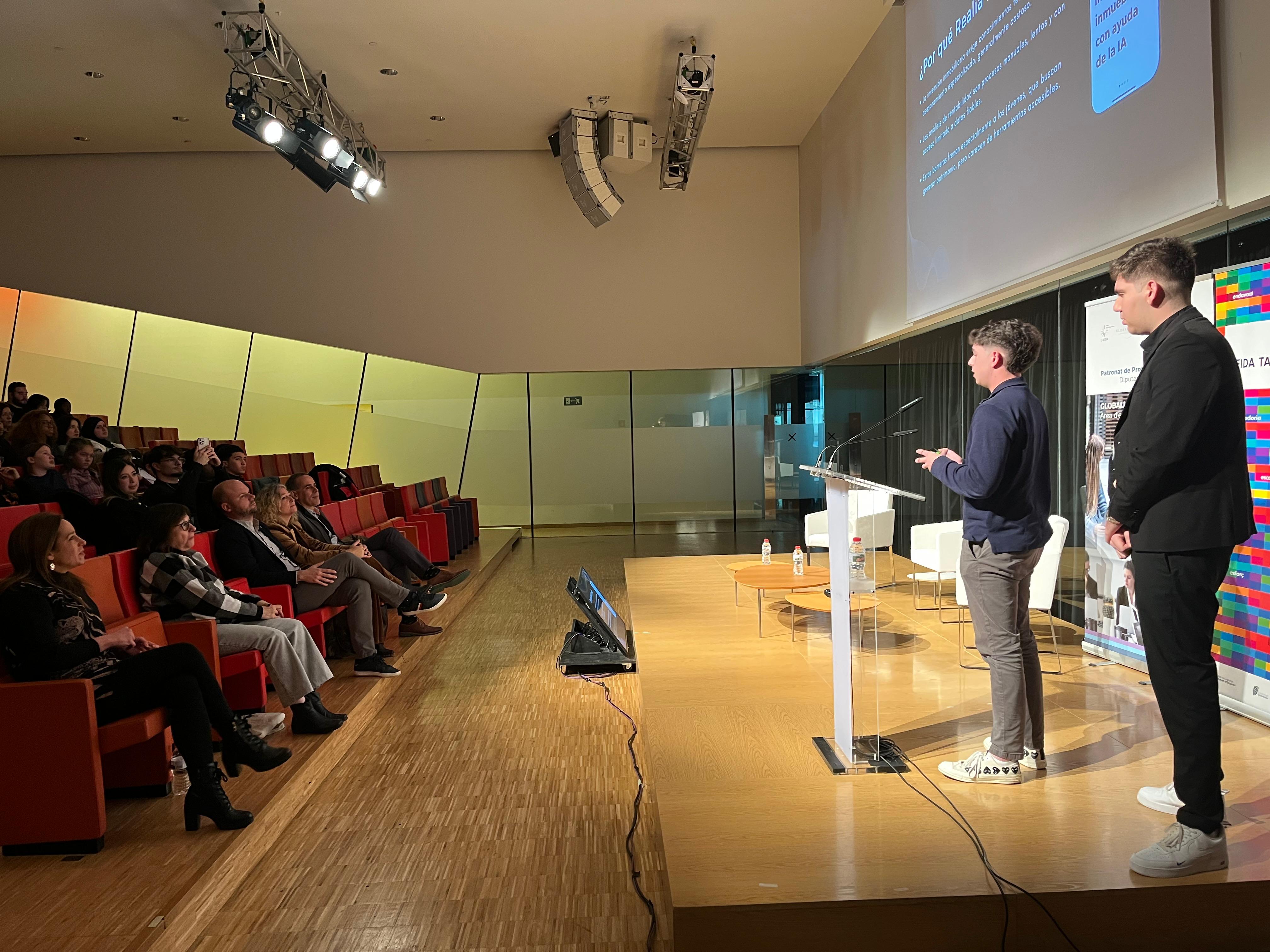 L'alumnat ha exposat els projectes empresarials participants