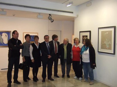 La família d'Antoni Garcia Lamolla ha assistit a la presentació de l'exposició commemorativa del centenari del naixement del pintor. A la imatge, amb….