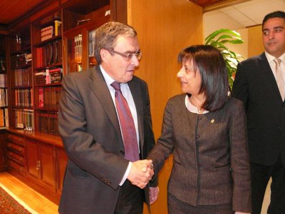 Foto 2. El paer en cap amb la Cònsol Major del Comú d'Andorra la Vella, Maria Rosa Ferrer.