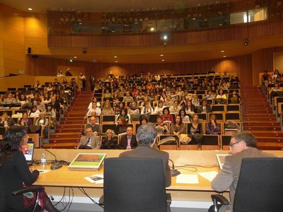 Foto 2. El IX Simposi Infància i Societat ha tingut lloc a l'Auditori del Centre de Cultures i Cooperació Transfronterera.
