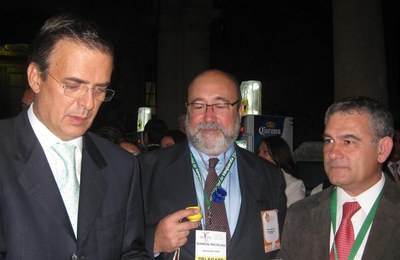 Els regidors de Participació Ciutadana de Lleida i de Barcelona, amb el cap del govern de Mèxic DF (el primer per l'esquerra)..