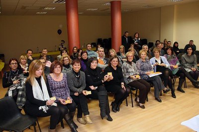 Amb la utilització de la targeta, es podran acumular punts i aconseguir regals. Hi participen divuit establiments del barri..