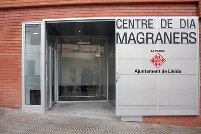 La façana del nou centre, fruit de la reconversió de l'antiga minirresidència..