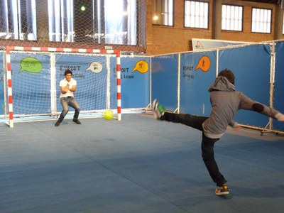 Foto 4. Els esportistes també han col·laborat amb el Gol Solidari de Cucaesport.