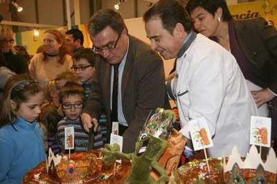 El Club Banyetes, amb la col·laboració del Gremi de Forners, ha ofert tortell de reis als infants..