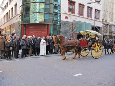 Centenars de persones han presenciat la desfilada.